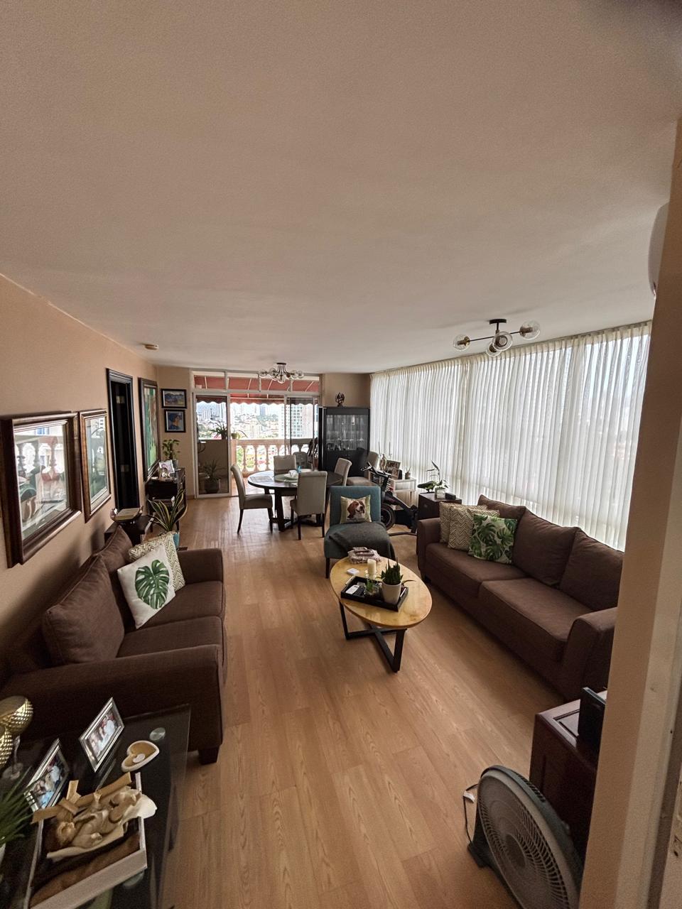 VENTA DE APARTAMENTO EN PH ROYAL POINT, HATO PINTADO